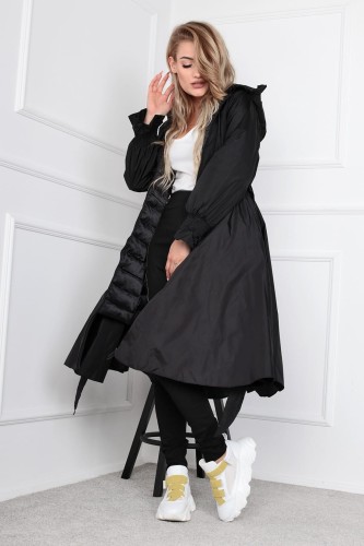 płaszcz z rozkloszowanym dołem